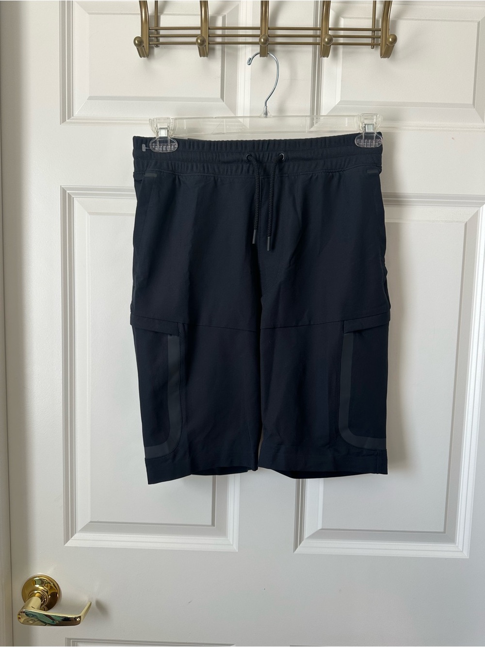 Under Armour Men's Black Sportstyle Elite Cargo Shorts 9.5” Inseam Size M